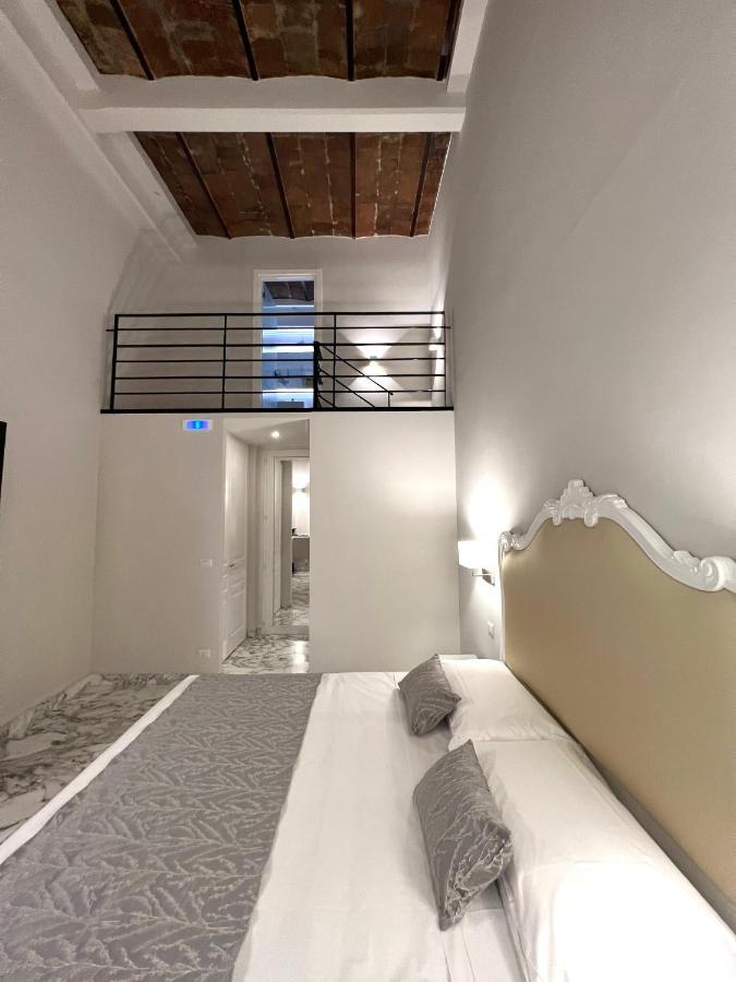Miluar Luxury B&B - Vanvitelli เนเปิลส์ ภายนอก รูปภาพ