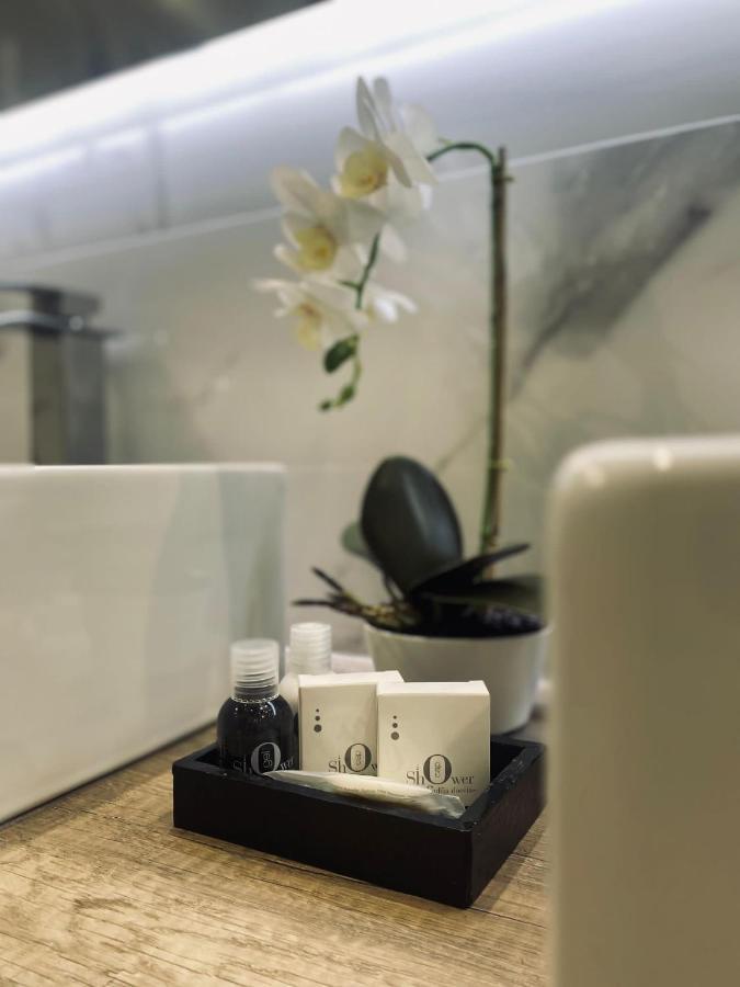 Miluar Luxury B&B - Vanvitelli เนเปิลส์ ภายนอก รูปภาพ