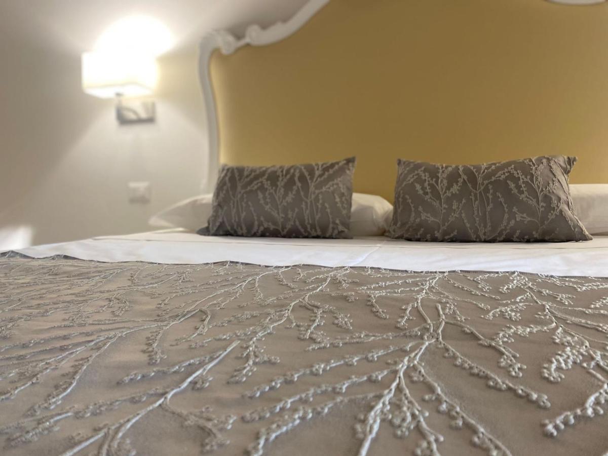 Miluar Luxury B&B - Vanvitelli เนเปิลส์ ภายนอก รูปภาพ
