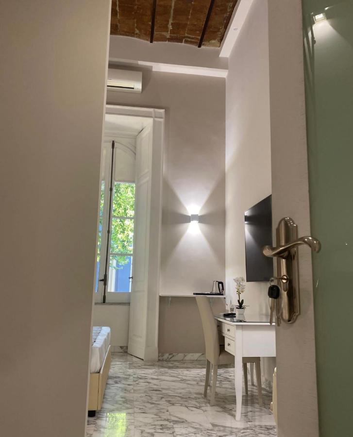 Miluar Luxury B&B - Vanvitelli เนเปิลส์ ภายนอก รูปภาพ