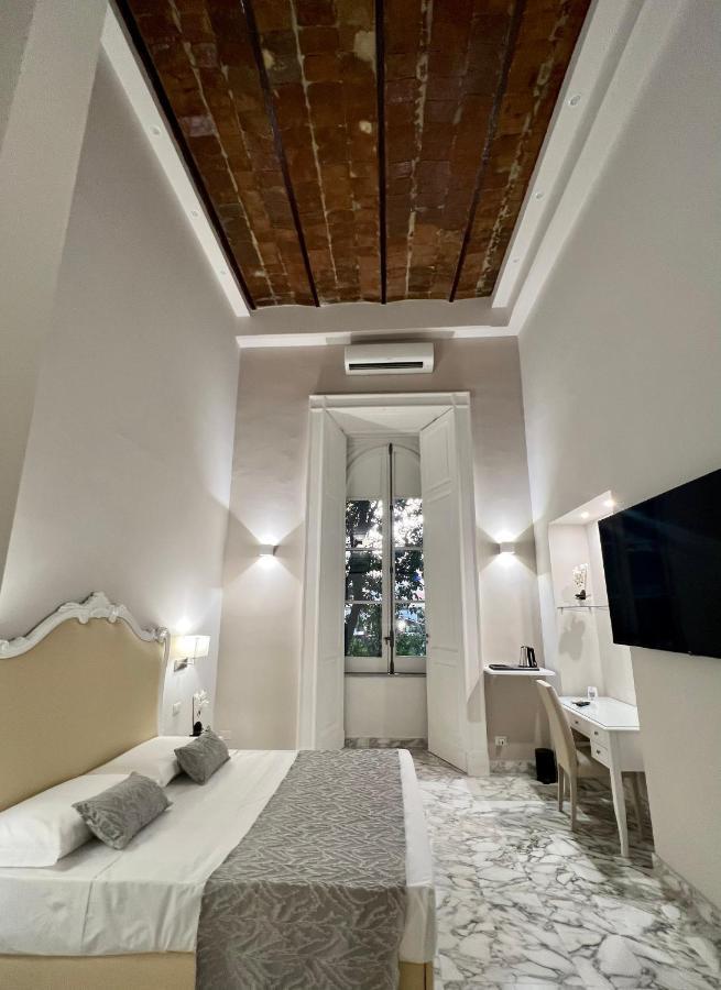 Miluar Luxury B&B - Vanvitelli เนเปิลส์ ภายนอก รูปภาพ
