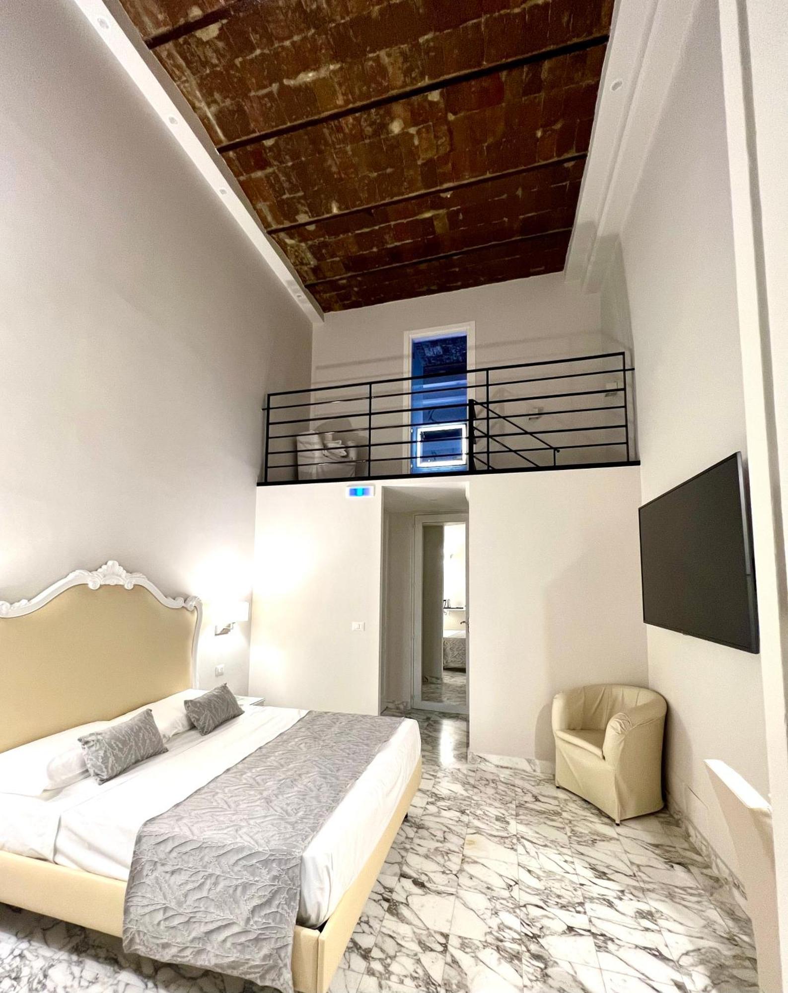 Miluar Luxury B&B - Vanvitelli เนเปิลส์ ภายนอก รูปภาพ