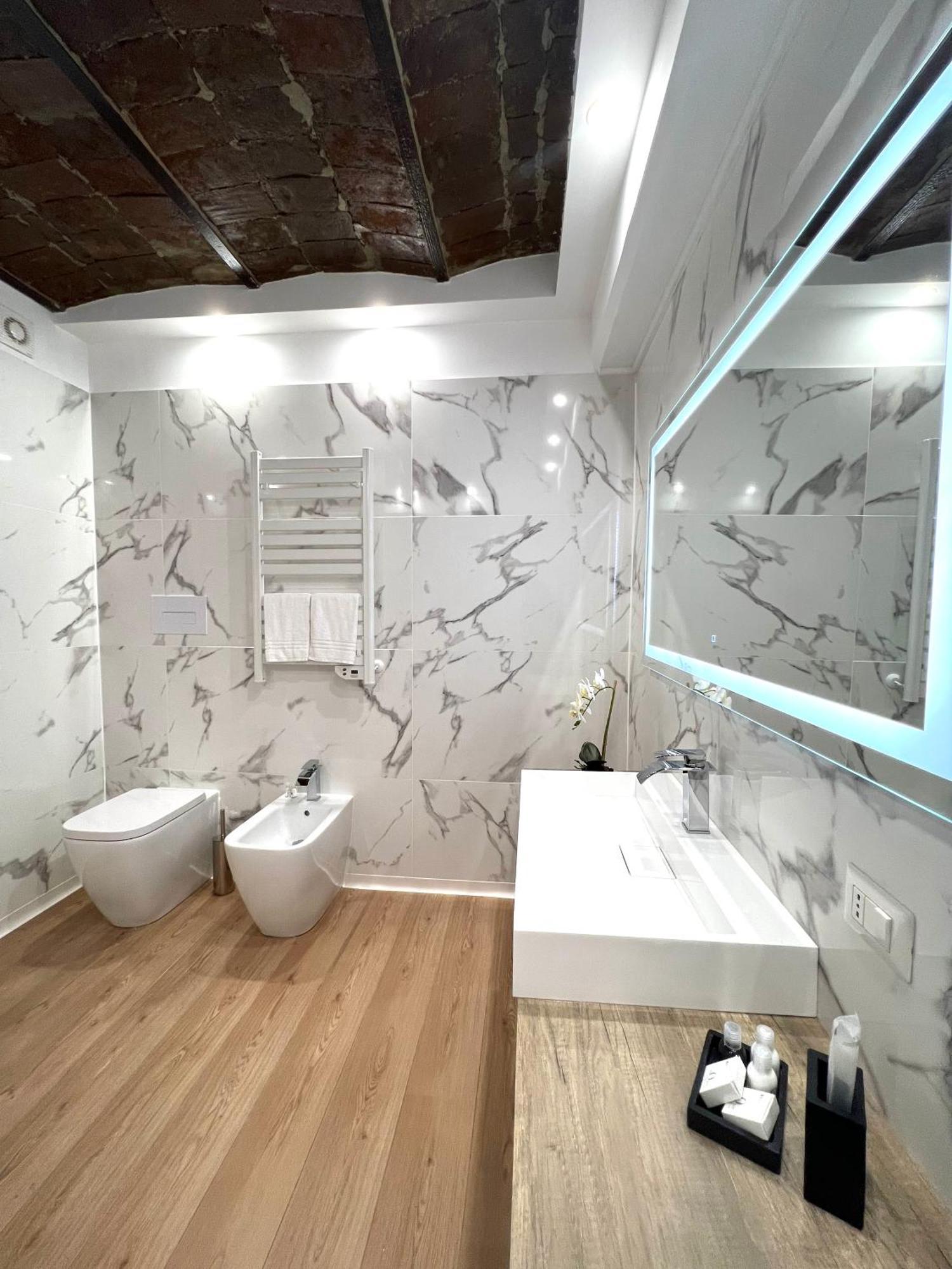 Miluar Luxury B&B - Vanvitelli เนเปิลส์ ภายนอก รูปภาพ
