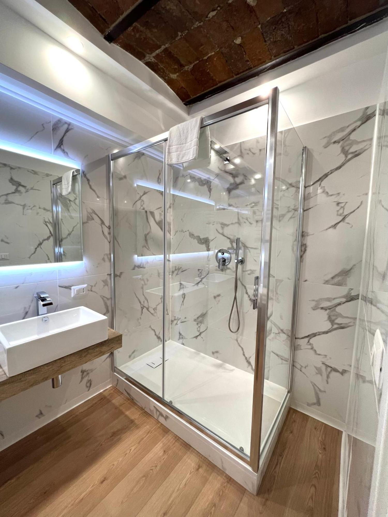 Miluar Luxury B&B - Vanvitelli เนเปิลส์ ภายนอก รูปภาพ