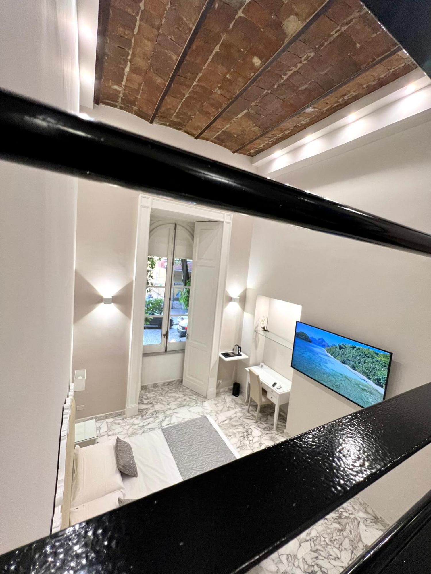 Miluar Luxury B&B - Vanvitelli เนเปิลส์ ภายนอก รูปภาพ